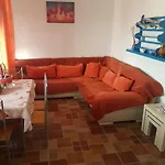 Melina's